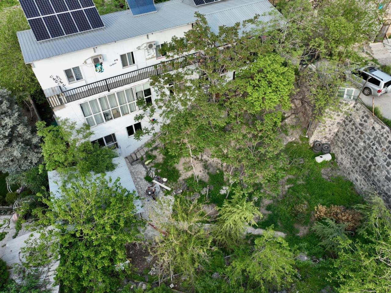 Cosy Studio With Beautiful Garden Yerevan Exterior photo